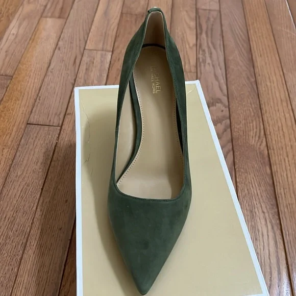 Michael kors Women's Alina Flex Pumps shoes - Picture 2 of 8